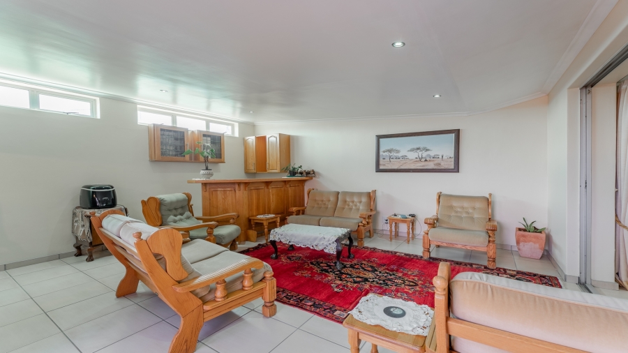4 Bedroom Property for Sale in Welgelegen Western Cape